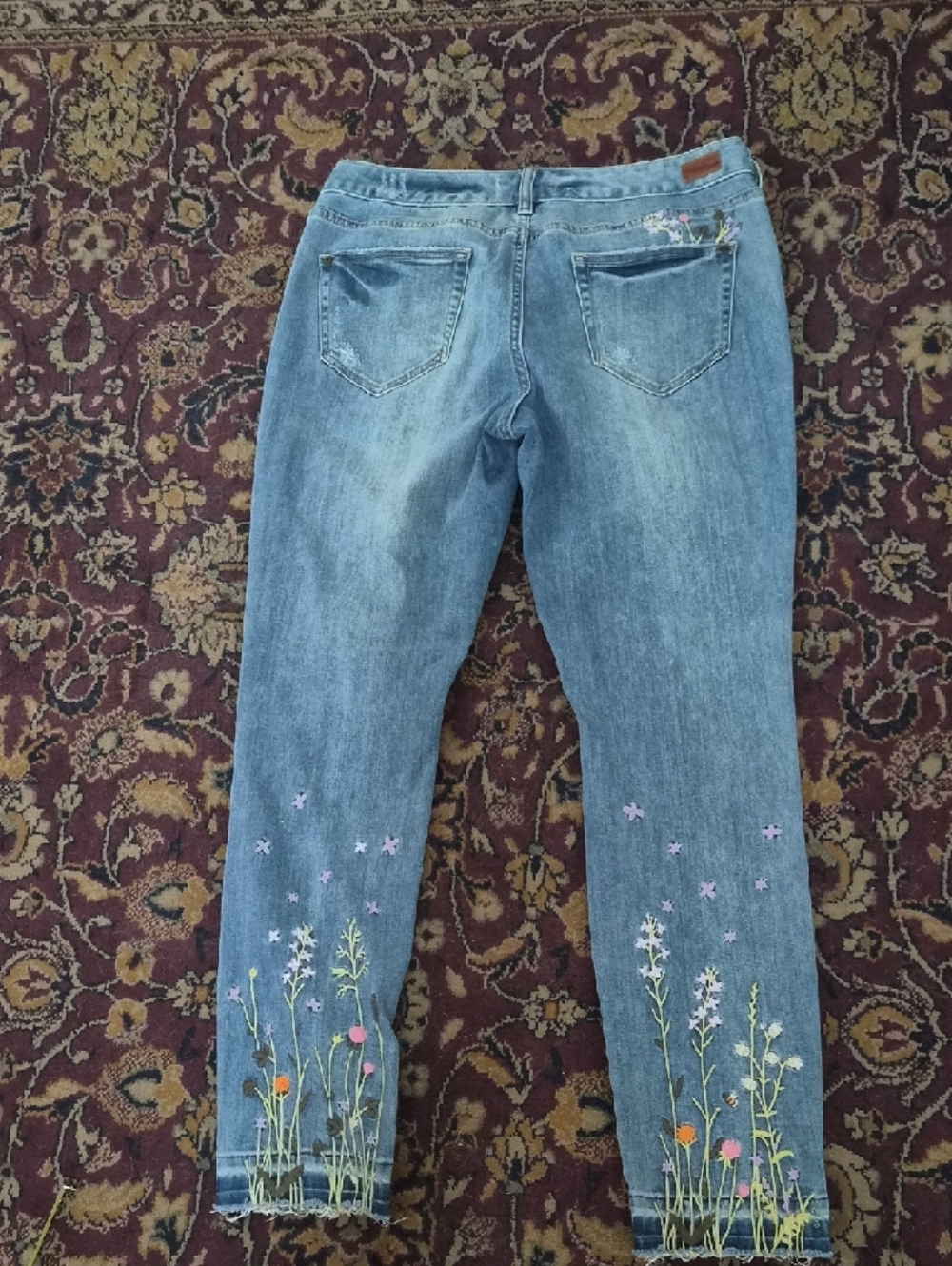 SUNDANCE Light Blue Straight-Leg Jeans with Embroidered Floral Hem 29 M - Picture 5 of 7